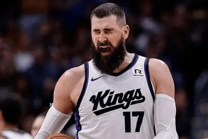 掘金官宣:瓦兰丘纳斯加盟,萨里奇交易至国王 掘金官宣:瓦兰丘纳斯加盟,萨里奇交易至国王